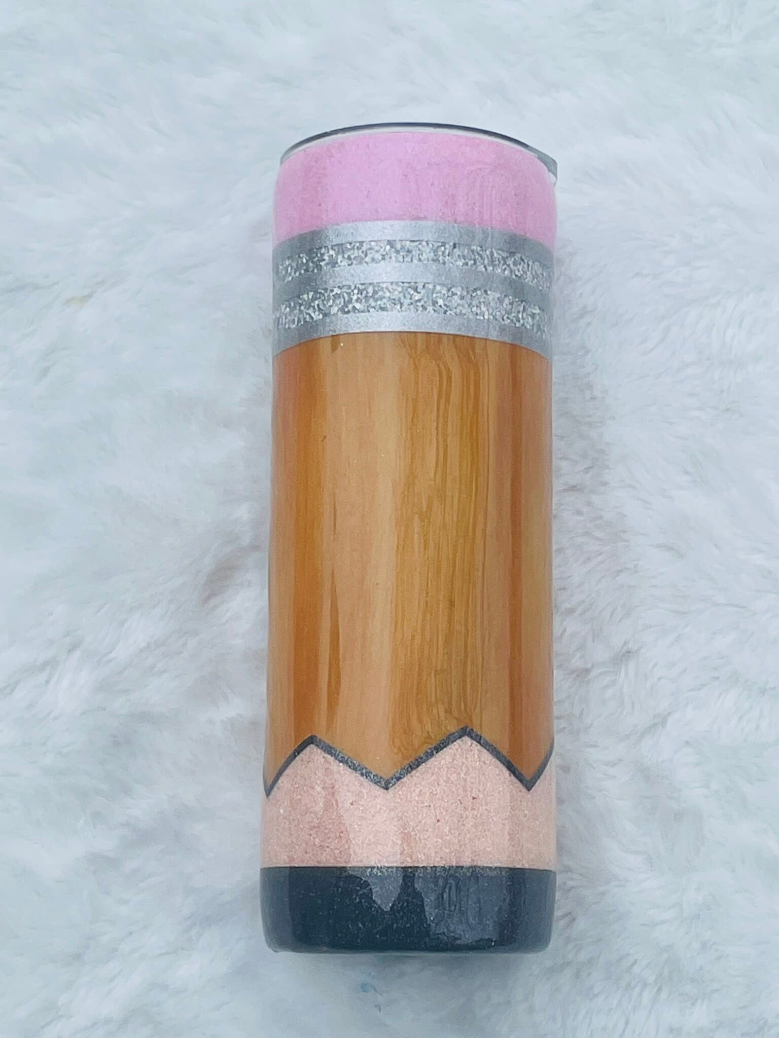 http://vinylchaosdesignco.com/cdn/shop/files/Pencil-Wood-Grain-Glitter-Tumbler-Personalized-Tumblers-Vinyl-Chaos-Design-Co-202.jpg?v=1683807562